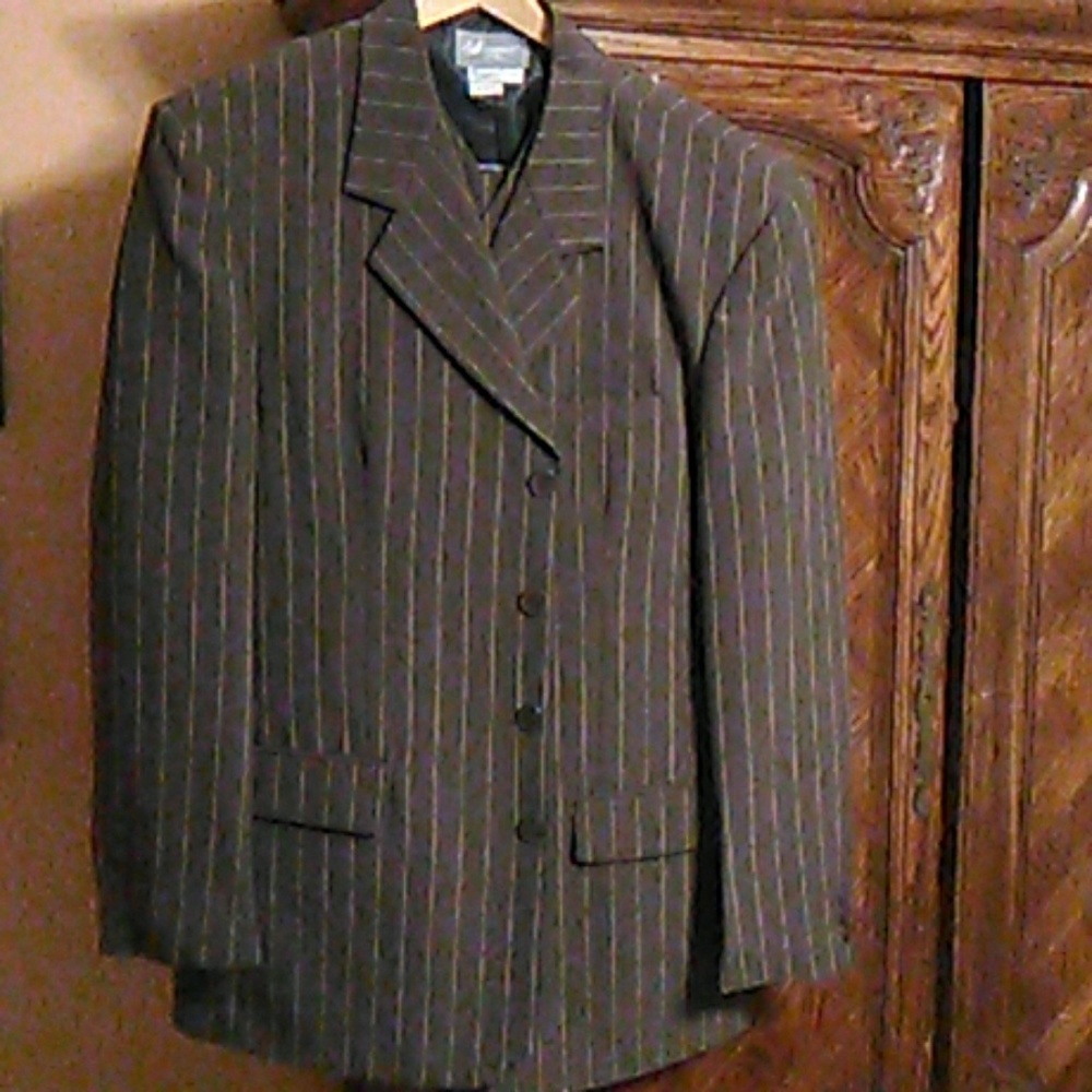 Uomo Phita brown pin stripe suit